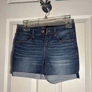 👖 SO Mid-Rise Cuffed Denim Shorts | Size 12